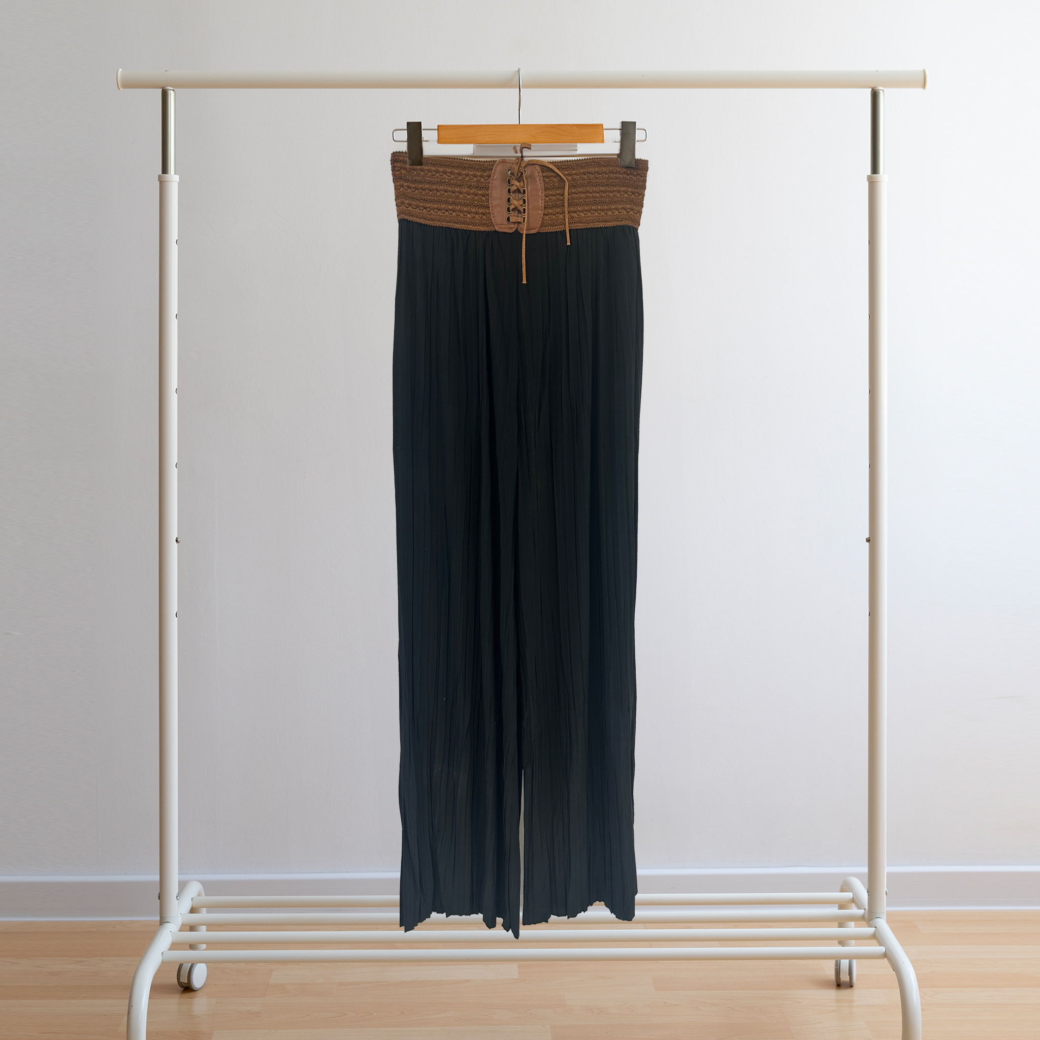 Pleated Pants (with Belt)